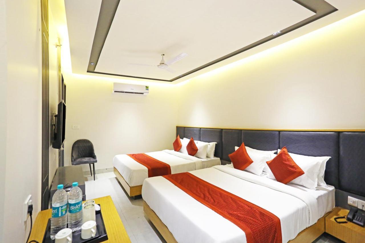 Hotel Apple Villa - Near Delhi Airport With Free Airport Transsfer Nova Deli Exterior foto
