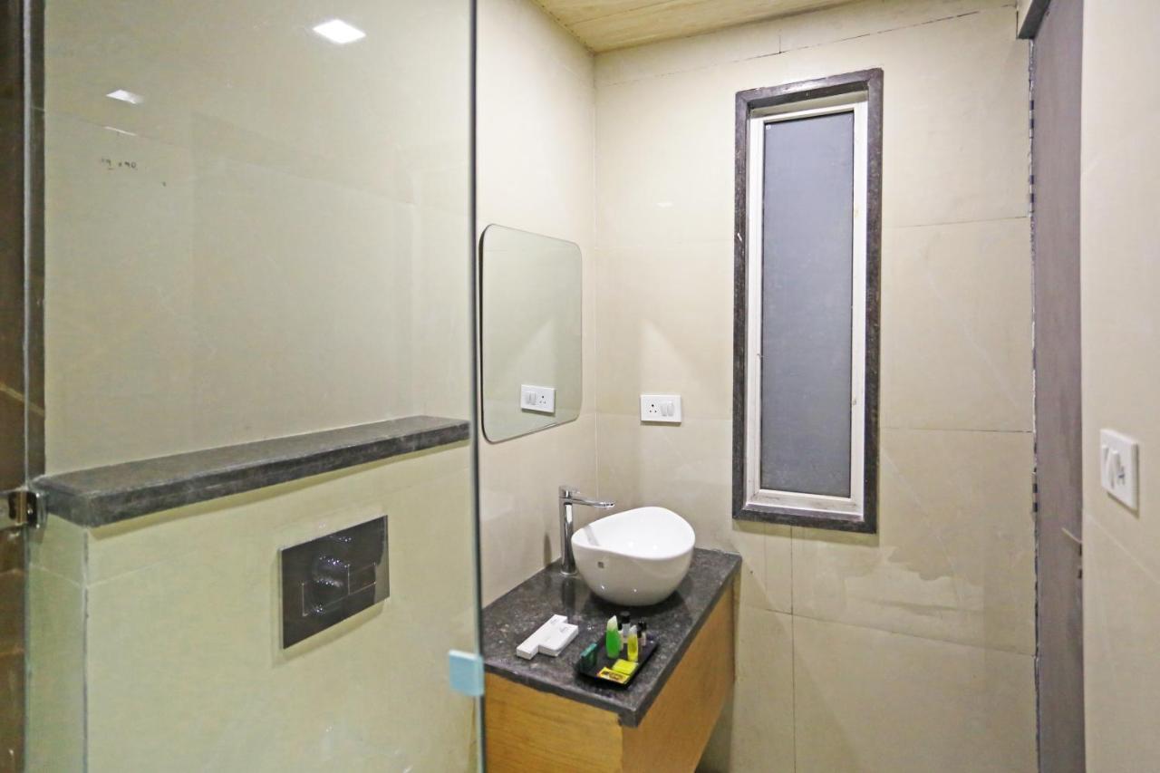 Hotel Apple Villa - Near Delhi Airport With Free Airport Transsfer Nova Deli Exterior foto