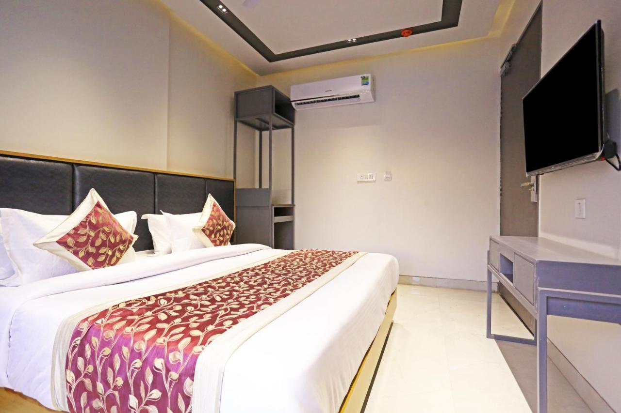 Hotel Apple Villa - Near Delhi Airport With Free Airport Transsfer Nova Deli Exterior foto