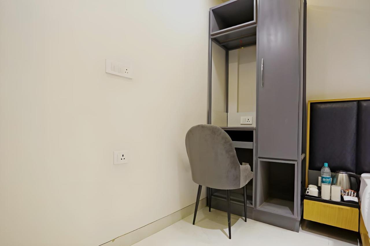 Hotel Apple Villa - Near Delhi Airport With Free Airport Transsfer Nova Deli Exterior foto