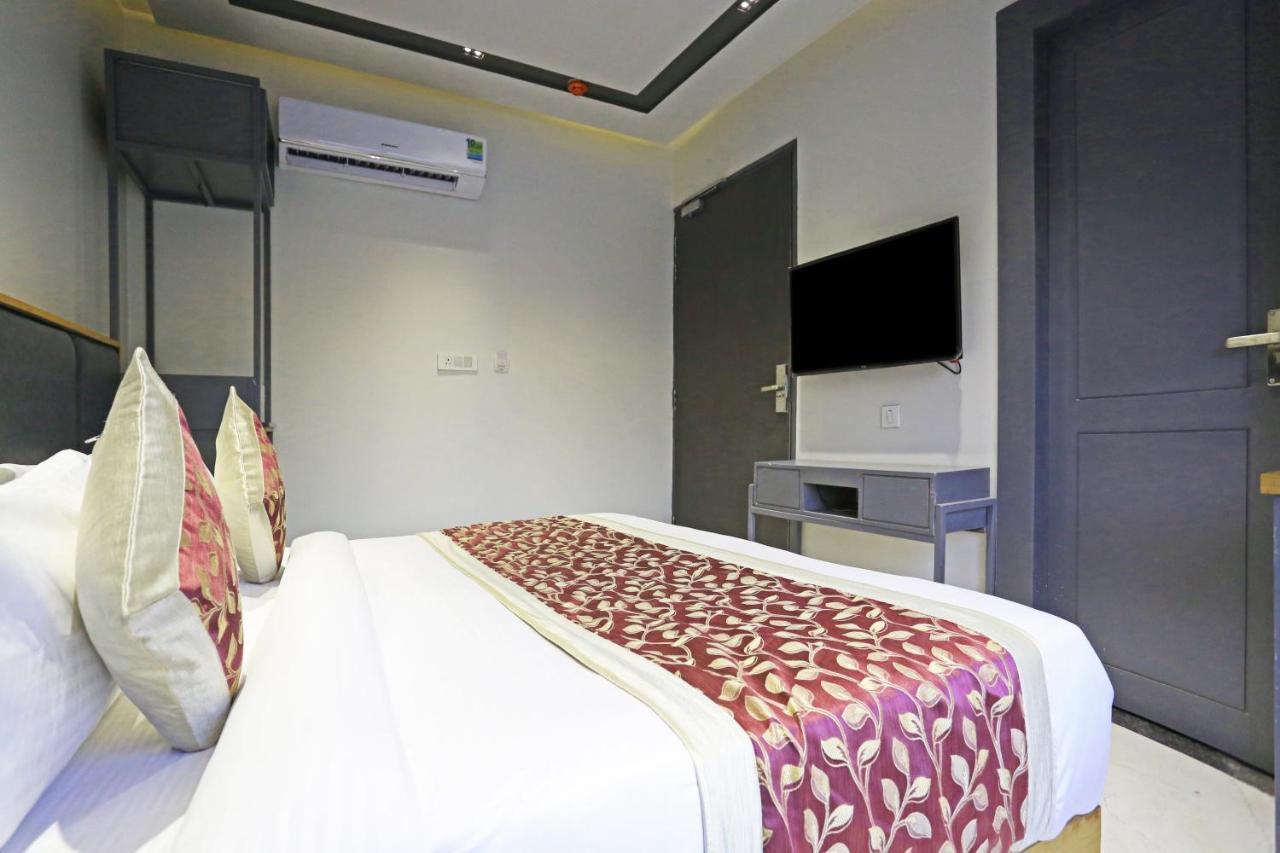 Hotel Apple Villa - Near Delhi Airport With Free Airport Transsfer Nova Deli Exterior foto